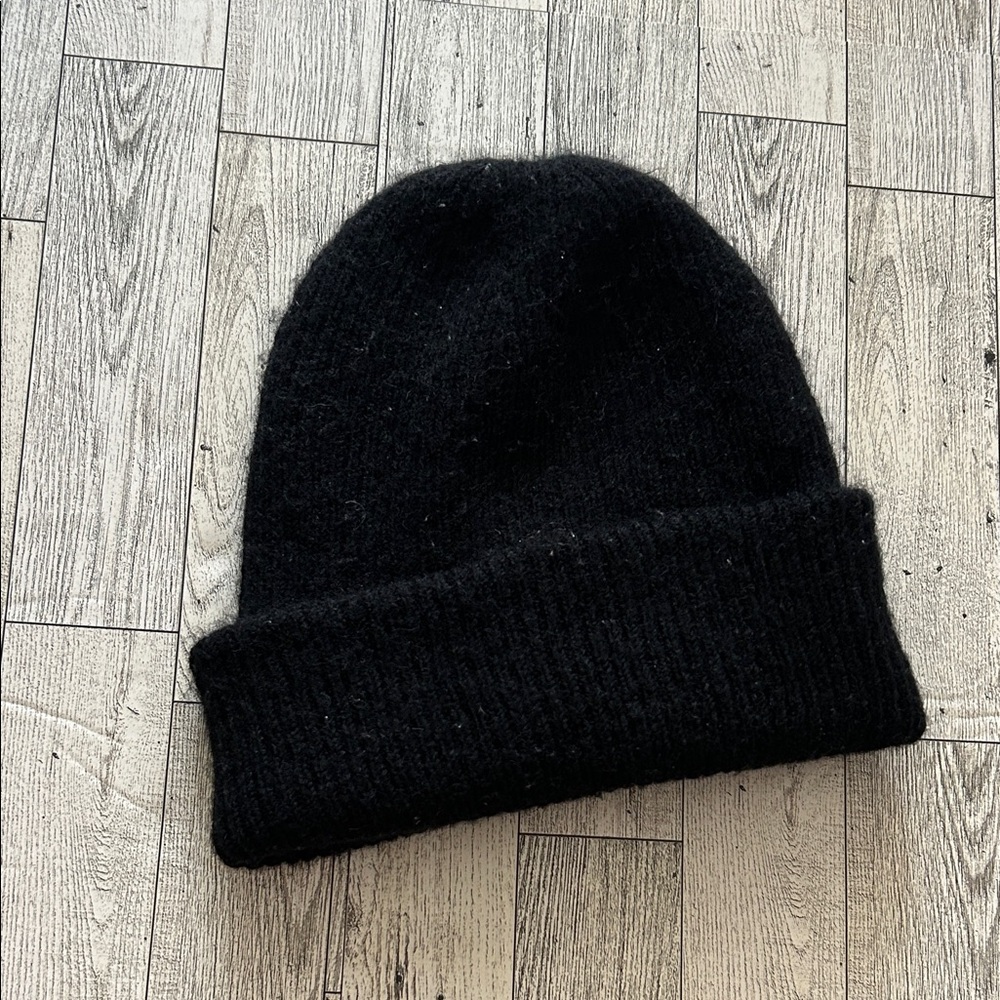American Eagle Black Knit Beanie